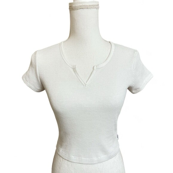 Aritzia TNA Women's S Waffle Knit Notch Tee T-Shirt White Basic Crop Top Cropped - Picture 1 of 7